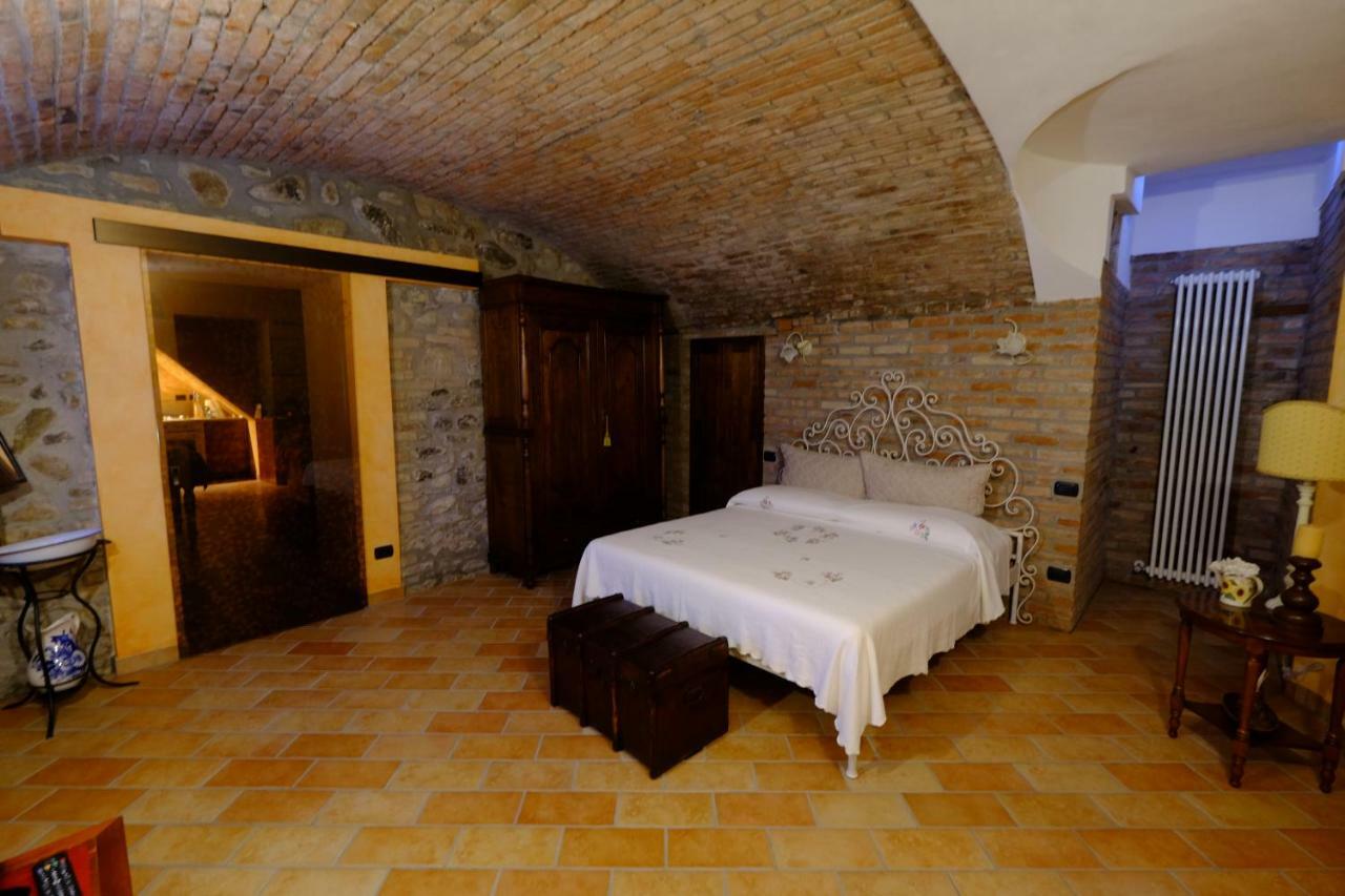 B&B La Corte Suites Salice Terme Exterior photo