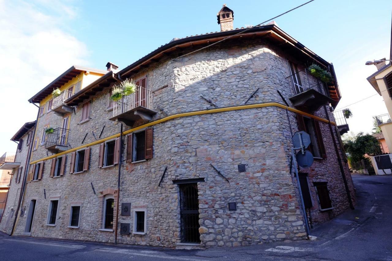 B&B La Corte Suites Salice Terme Exterior photo