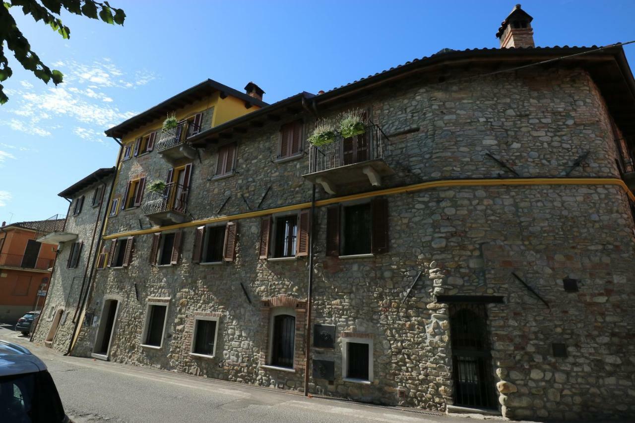 B&B La Corte Suites Salice Terme Exterior photo