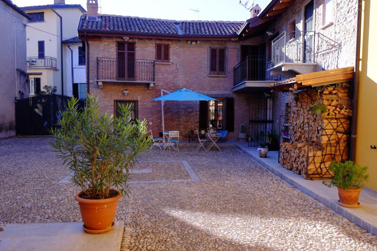 B&B La Corte Suites Salice Terme Exterior photo